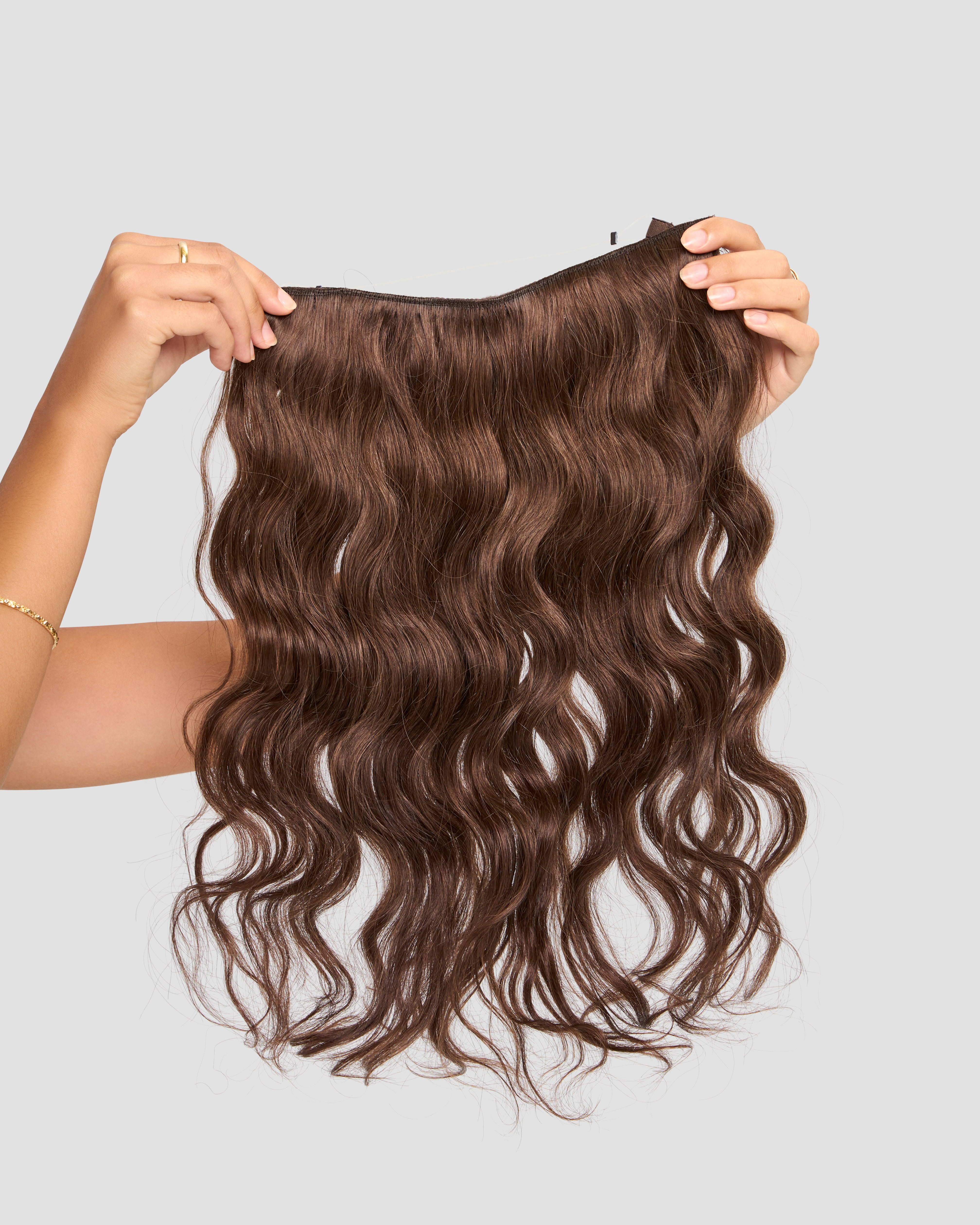 Holding_8B_18_inch_WAVY_HOLDING.jpg