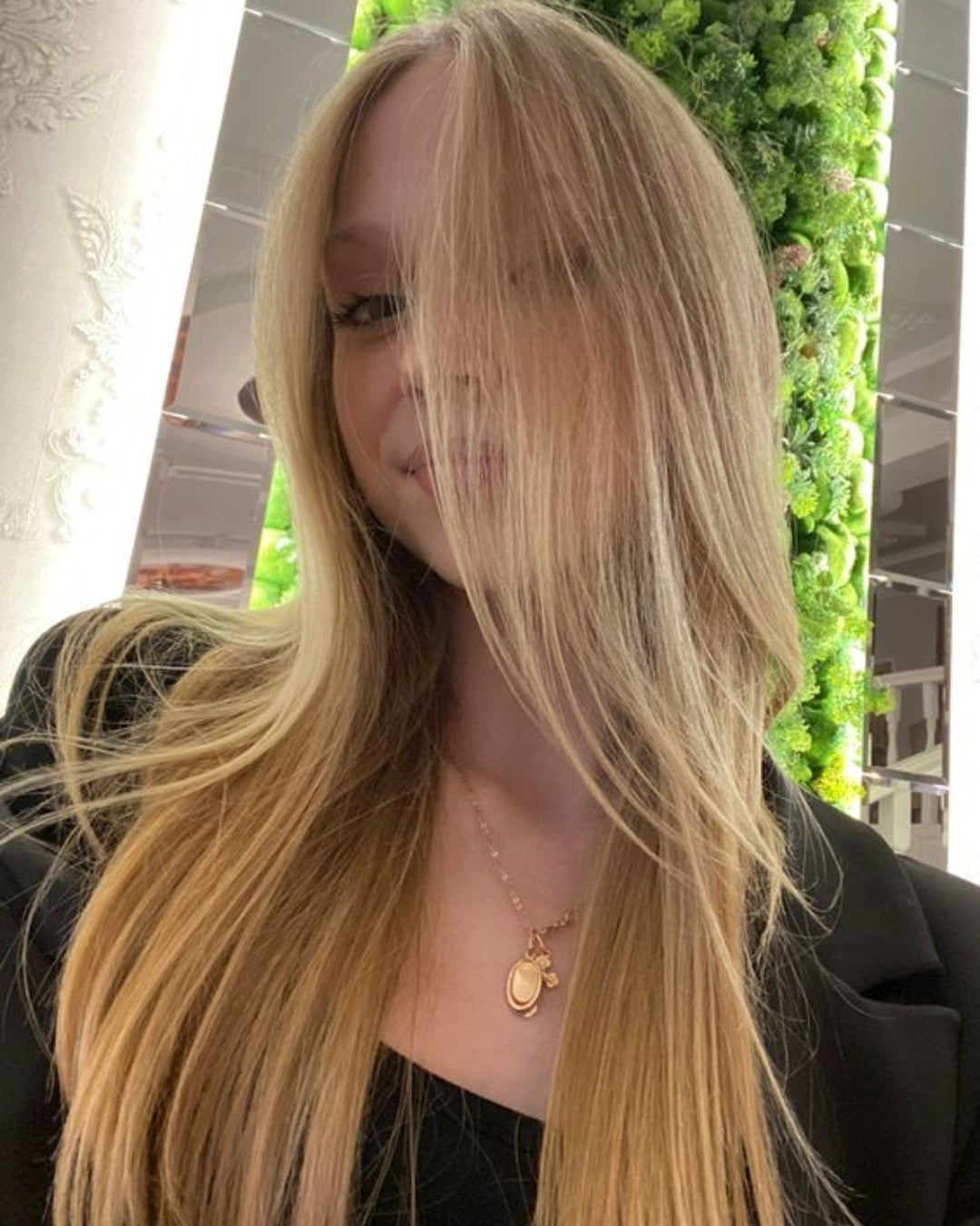 Honey_Blonde_Straight_1_-_Younger_0debb057-3d40-4c05-a1c9-4345e6fe5d2b.jpg